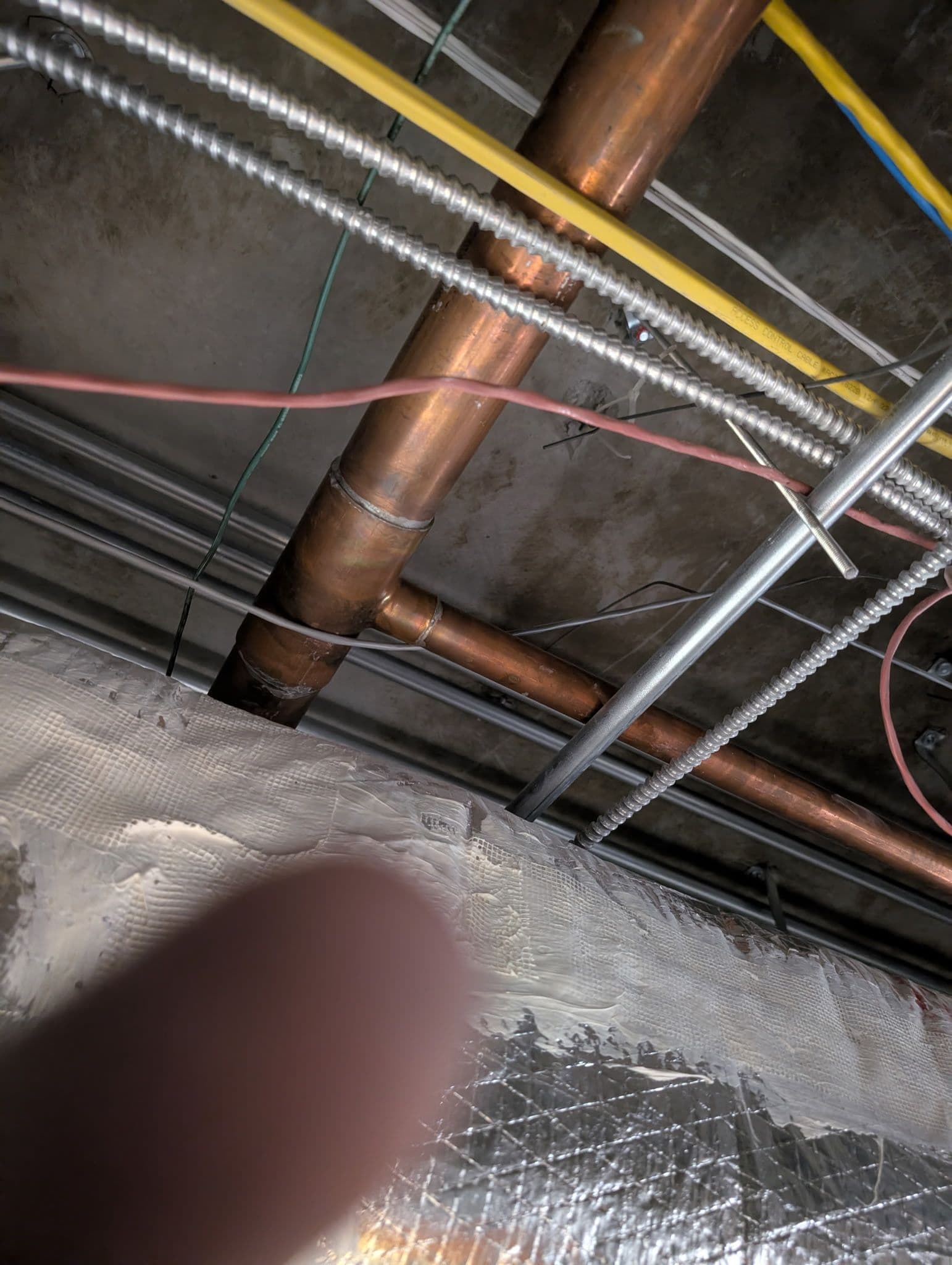 Seamless Pipe Repair in a Commercial Ceiling