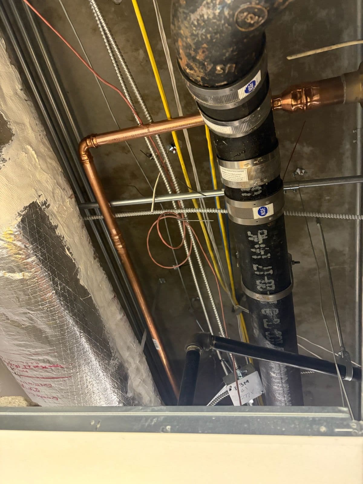 Seamless Pipe Repair in a Commercial Ceiling